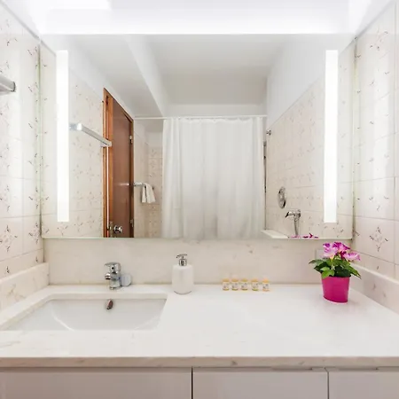 Апартаменты Guestready - Eclectic Haven In The Heart Of