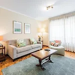 Daire Guestready - Eclectic Haven In The Heart Of *